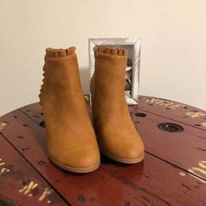 Size 6.5 womens booties